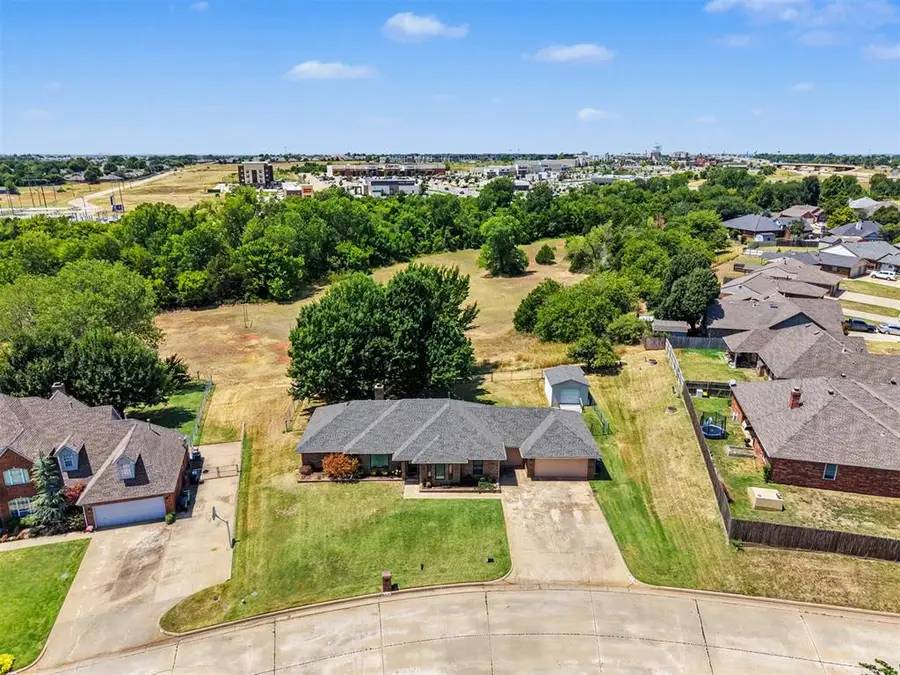 709 Azalea Hill Drive, Yukon, OK 73099 - #2