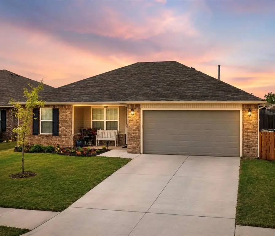 2900 Sunberry Way, Yukon, OK 73099 - #1