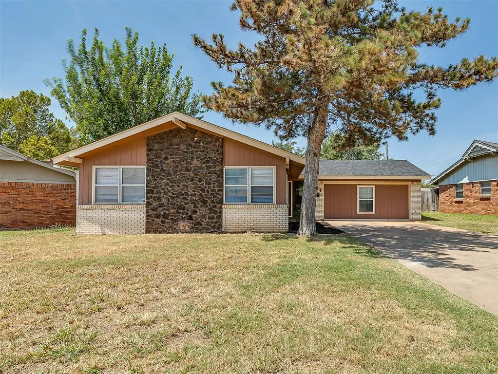 111 Oakside Drive, Moore, OK 73160 - #1