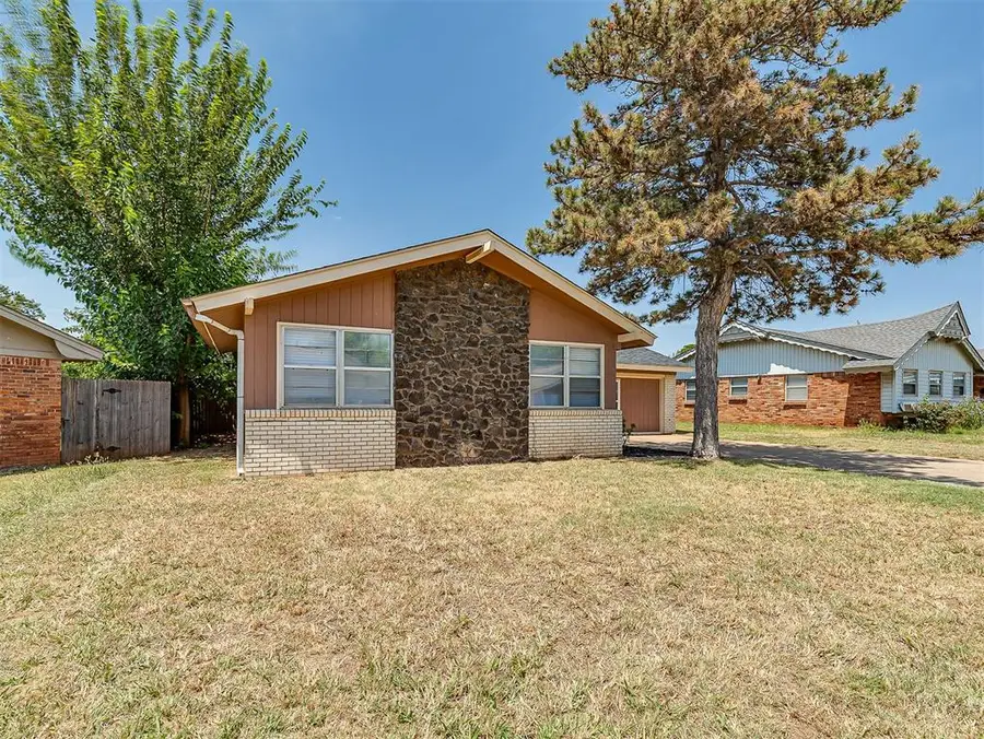 111 Oakside Drive, Moore, OK 73160 - #3