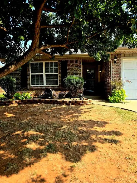 815 E Monarch Way, Purcell, OK 73080 - #2