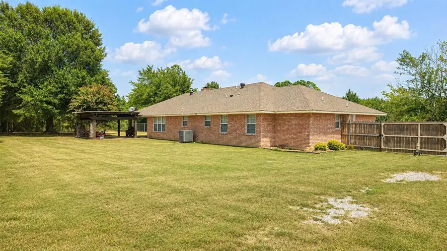 105 Viking Loop, Ardmore, OK 73401 - #2