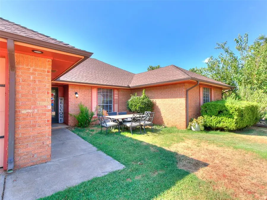 11064 Folkstone Drive, Yukon, OK 73099 - #2