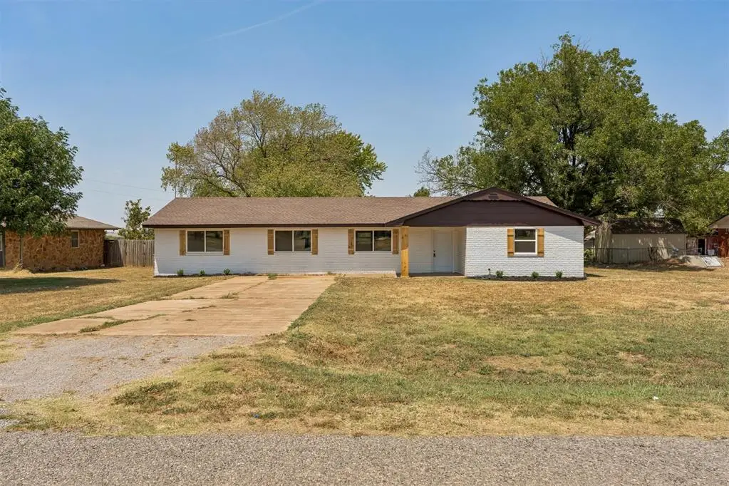 2024 E Robberts Avenue, Kingfisher, OK 73750 - #1