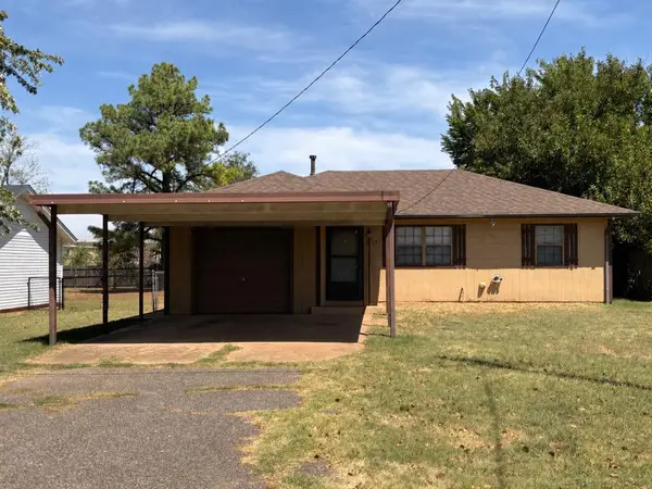 141 W Carson Drive, Mustang, OK 73064