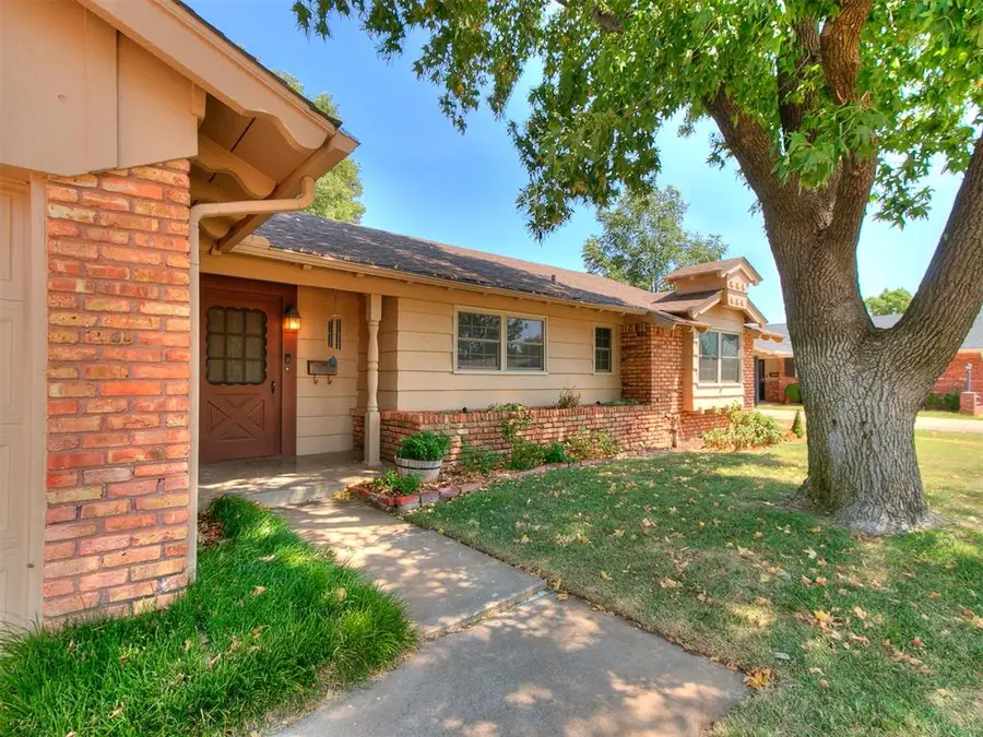 2745 Plymouth Lane, The Village, OK 73120 - #2