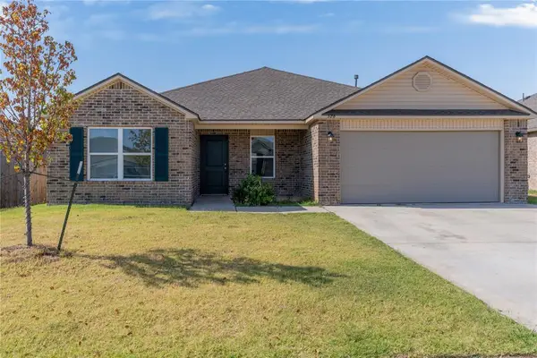 526 SE 3rd Terrace, Newcastle, OK 73065