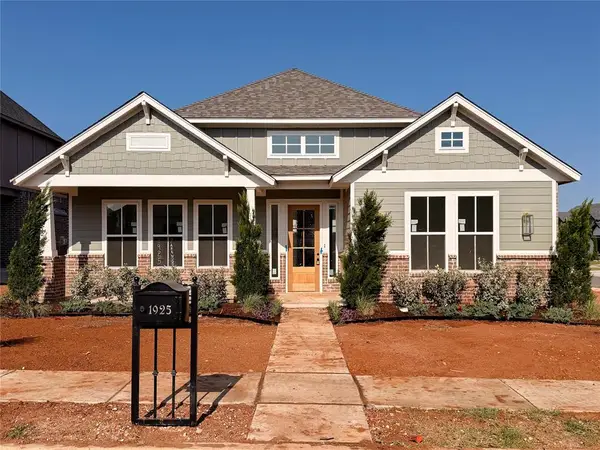 1925 Parkwood Avenue, Edmond, OK 73034