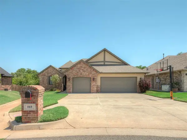 312 Evie Place, Moore, OK 73160