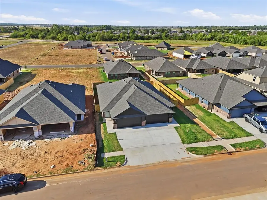 10620 SW 17th Terrace, Yukon, OK 73099 - #2