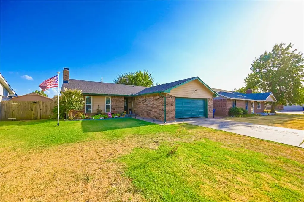 2303 Farris Place, Chickasha, OK 73018 - #1