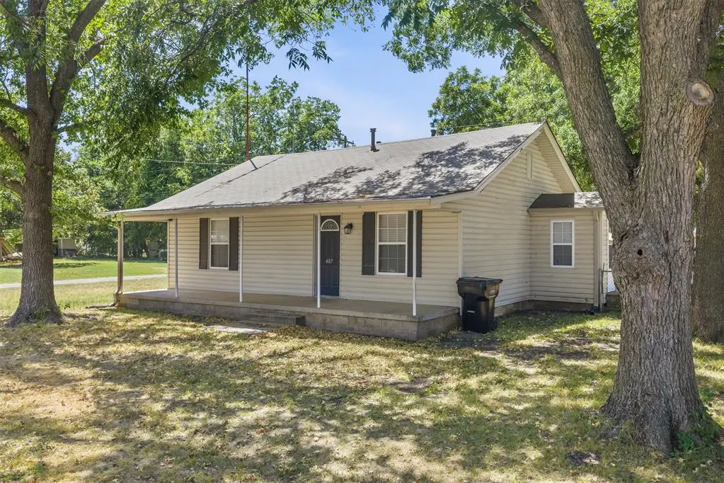 407 S Texas Street, Elmore City, OK 73433 - #1