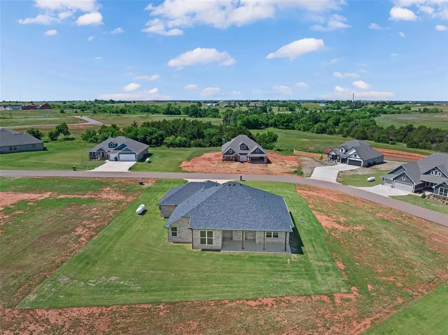 600 Still Meadows, Guthrie, OK 73044 - #2