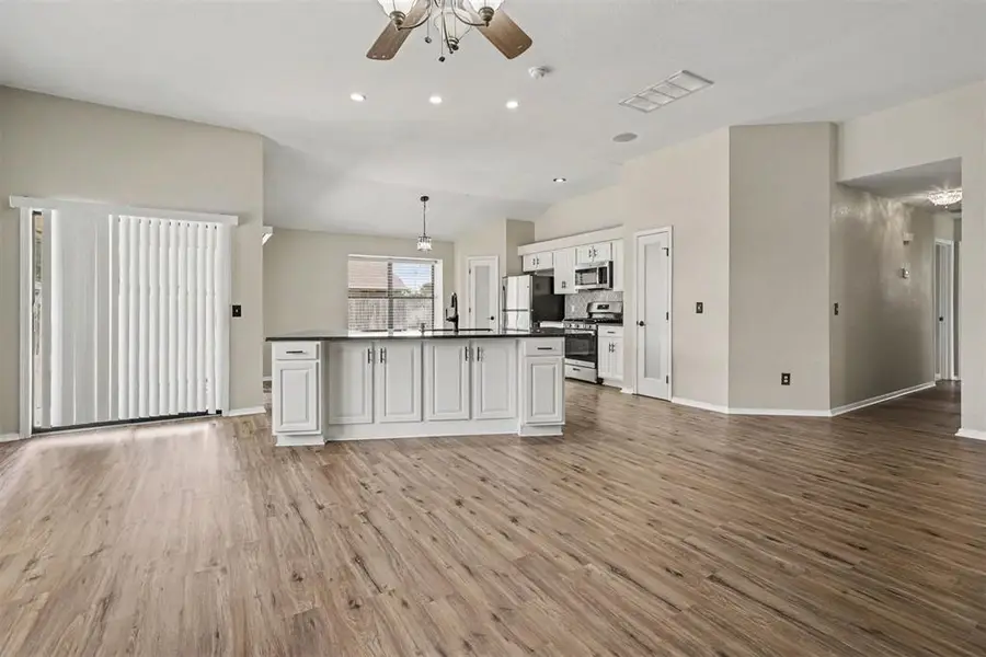 10005 S Glascow Terrace, Yukon, OK 73099 - #3