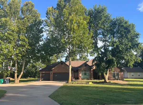 13400 Lakeshore Drive, Piedmont, OK 73078