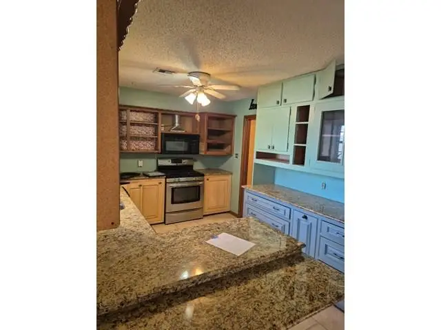 6430 NW Columbia Avenue, Lawton, OK 73505 - #3