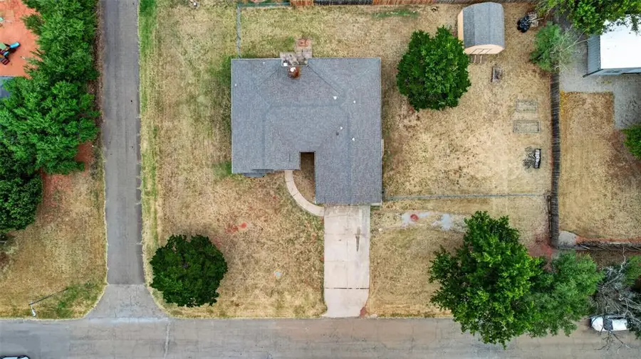 1802 E University Avenue, Guthrie, OK 73044 - #3