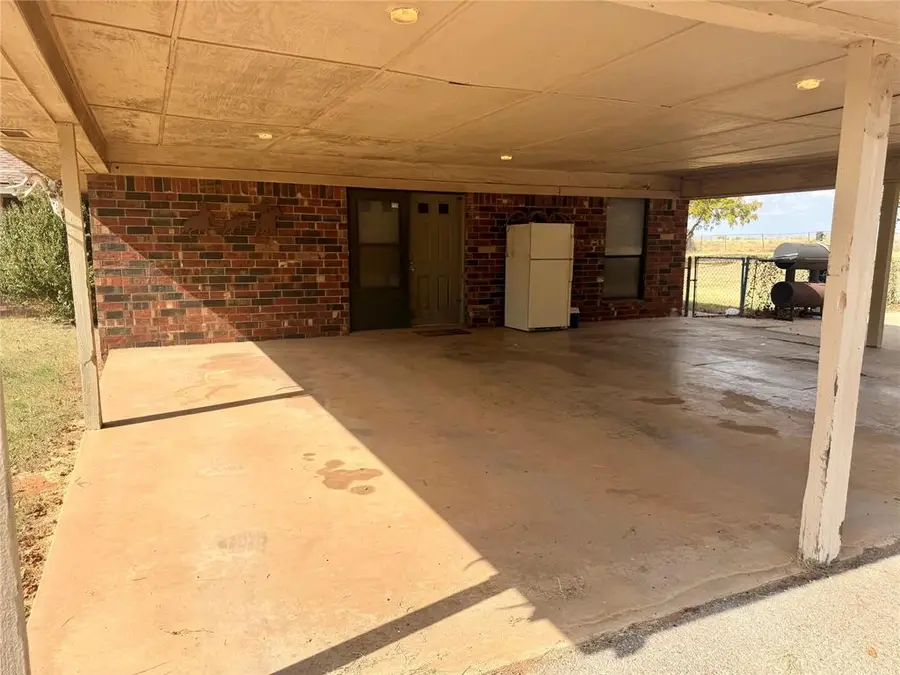 10066 N 2263 Road, Clinton, OK 73601 - #3