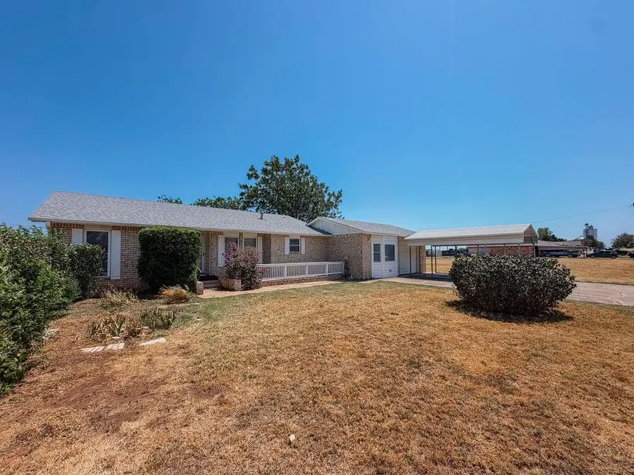 705 N Stanley Street, Hinton, OK 73047 - #3
