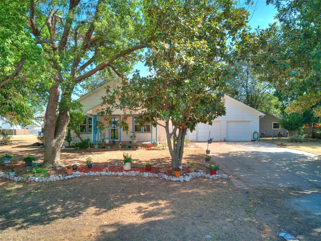 416 E Main Street, Calumet, OK 73014 - #1