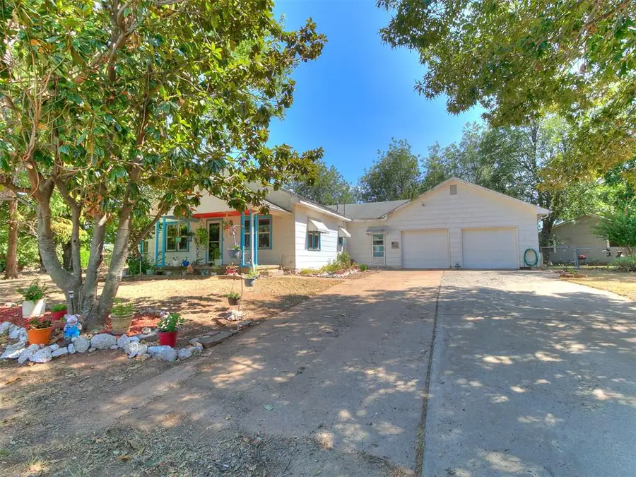 416 E Main Street, Calumet, OK 73014 - #2