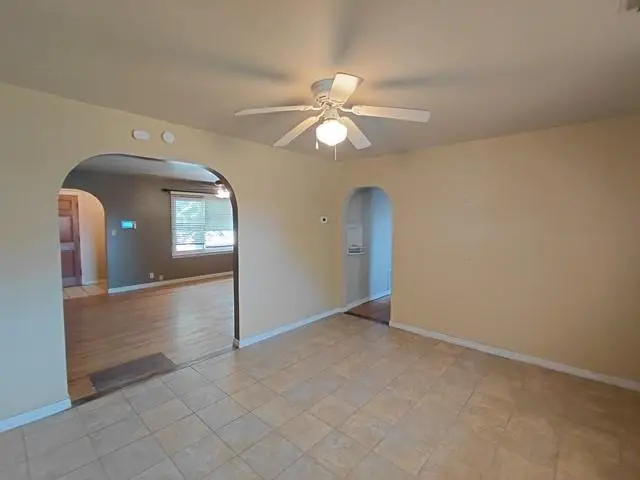 1004 S 11th Street, Kingfisher, OK 73750 - #3