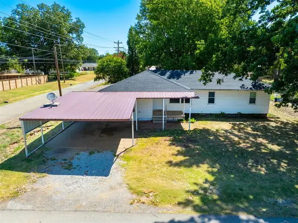 1426 Pastusek Avenue, Prague, OK 74864