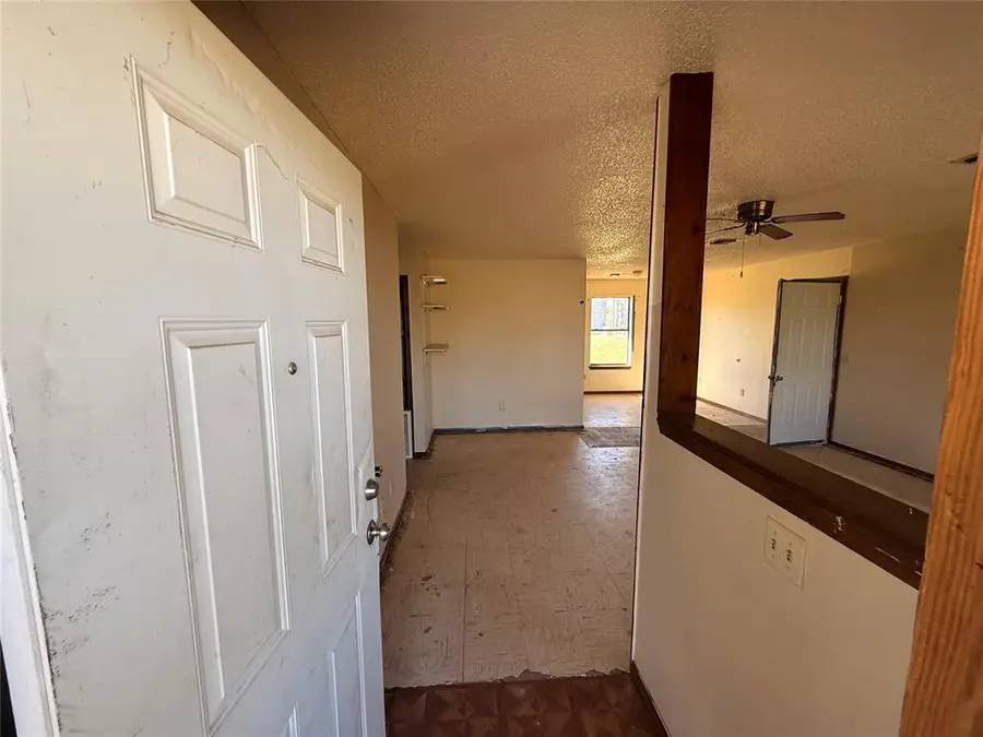 615 S Choctaw Avenue, Geary, OK 73040 - #2