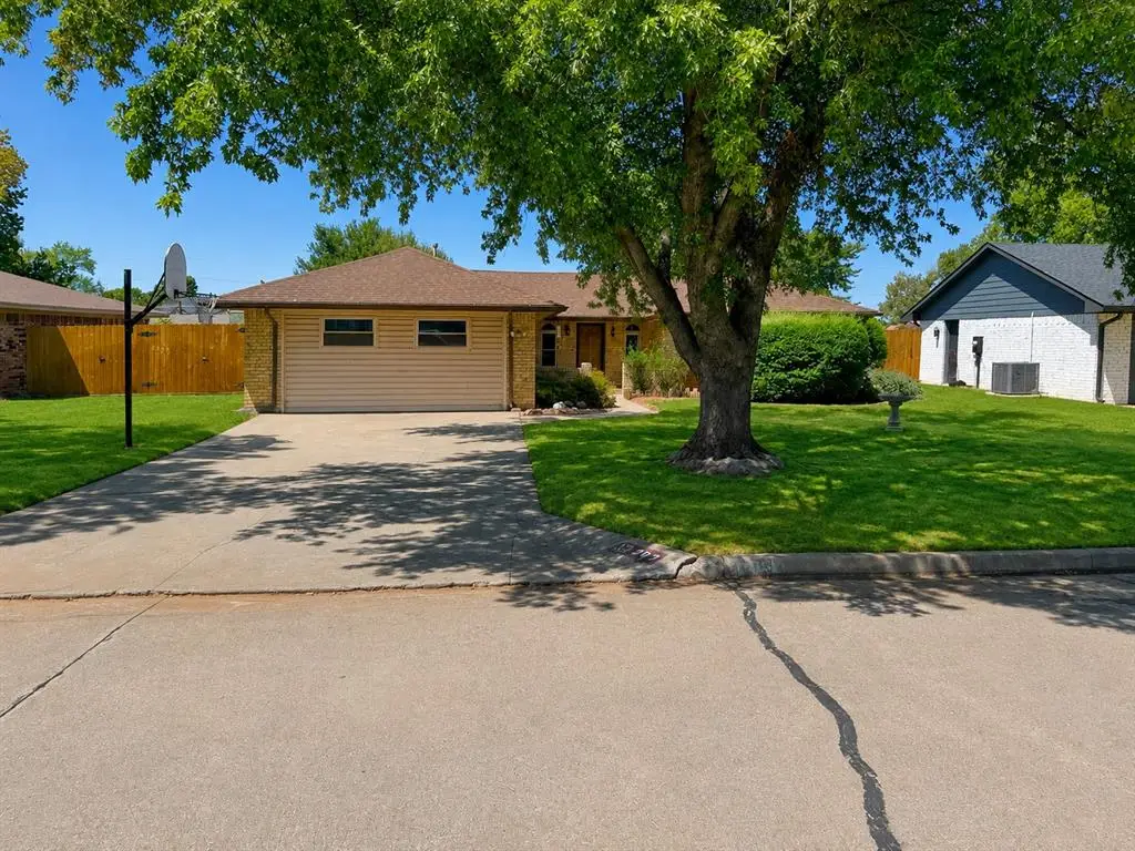 209 Cedar Avenue, Elk City, OK 73644 - #1