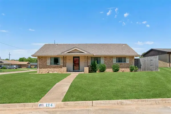 124 Ruskin Place, Chickasha, OK 73018