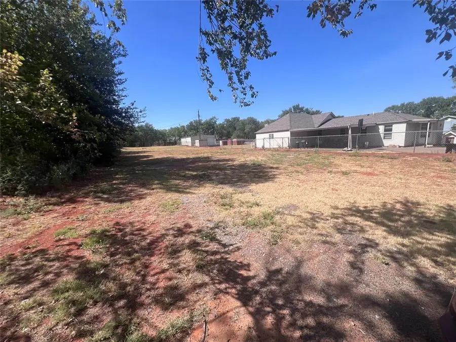 1518 E 3rd Street, Elk City, OK 73644 - #2