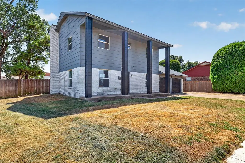 904 NE 4th Street, Moore, OK 73160 - #1