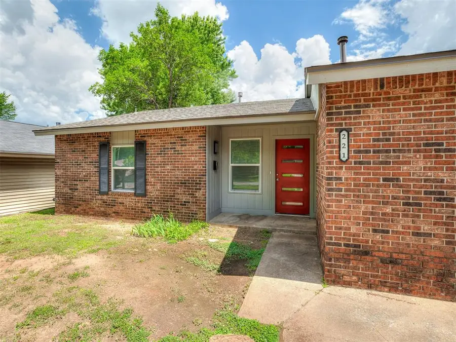 221 W Wayne Street, Edmond, OK 73003 - #2