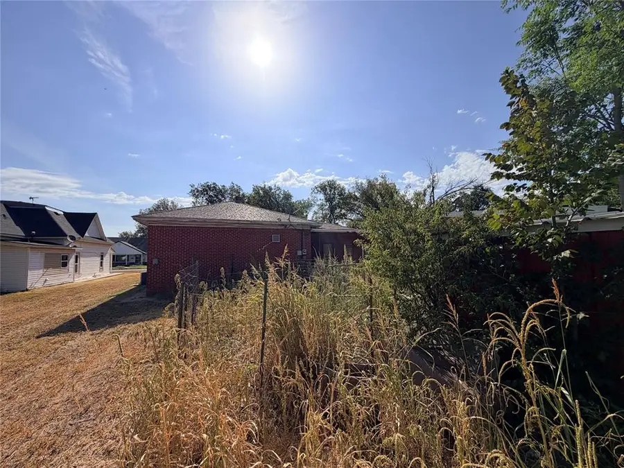 402 N Temple Street, Cordell, OK 73632 - #3