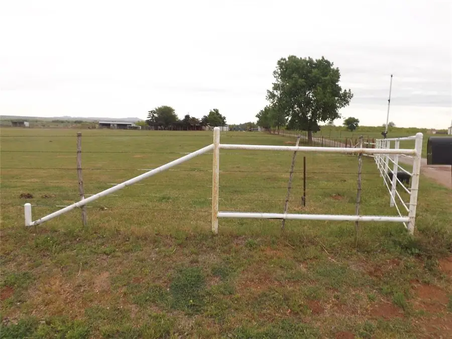21259 E County Road 160 Road, Headrick, OK 73549 - #3