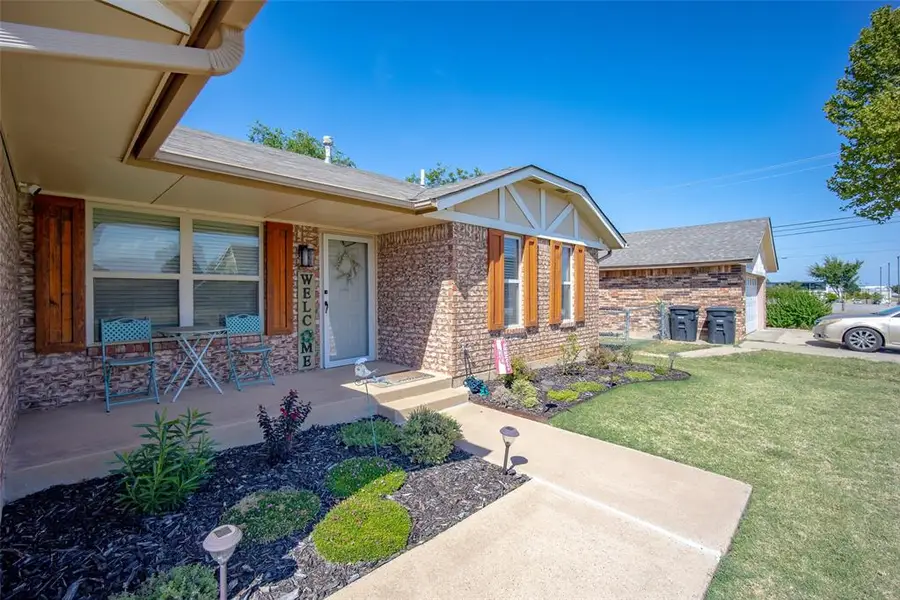 605 SW 7th Street, Moore, OK 73160 - #2