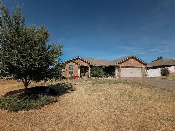 912 Roger Avenue, Hinton, OK 73047