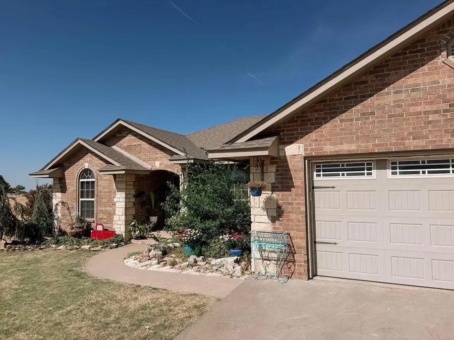 912 Roger Avenue, Hinton, OK 73047 - #3
