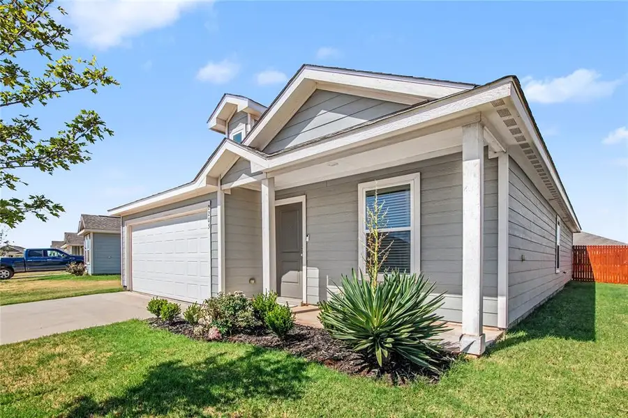 2205 Claire Drive, Yukon, OK 73099 - #2