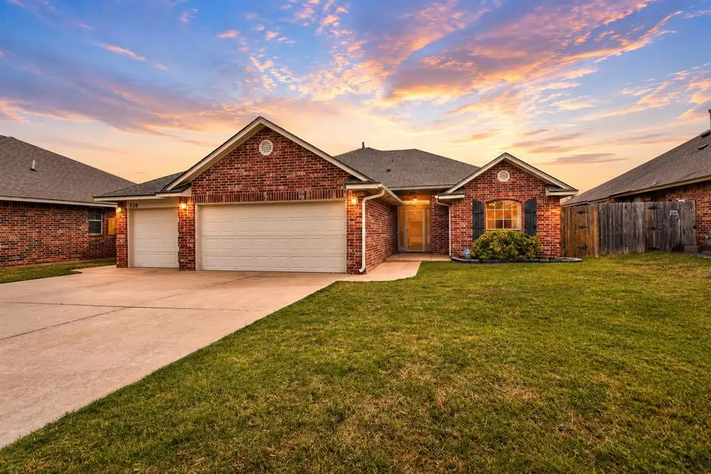 528 Loyd Lane, Moore, OK 73160 - #1