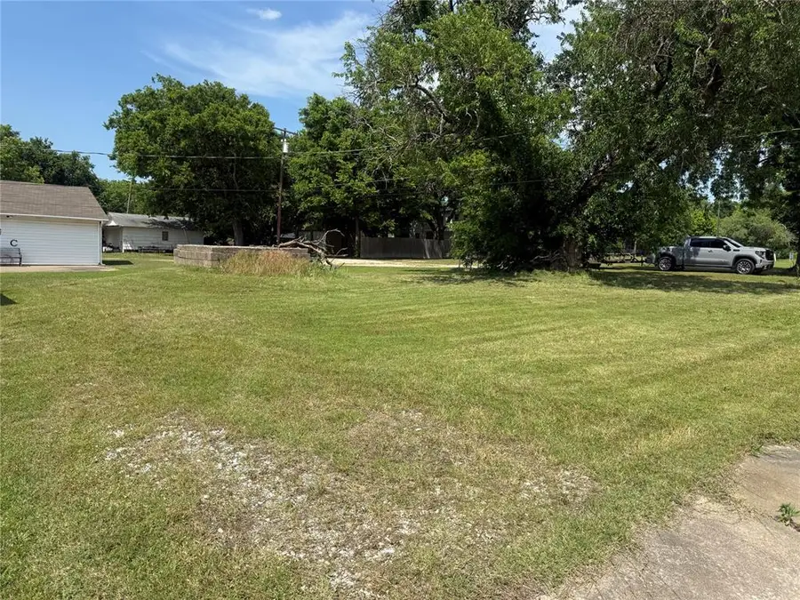 417 W 8th Street, Wewoka, OK 74884 - #3