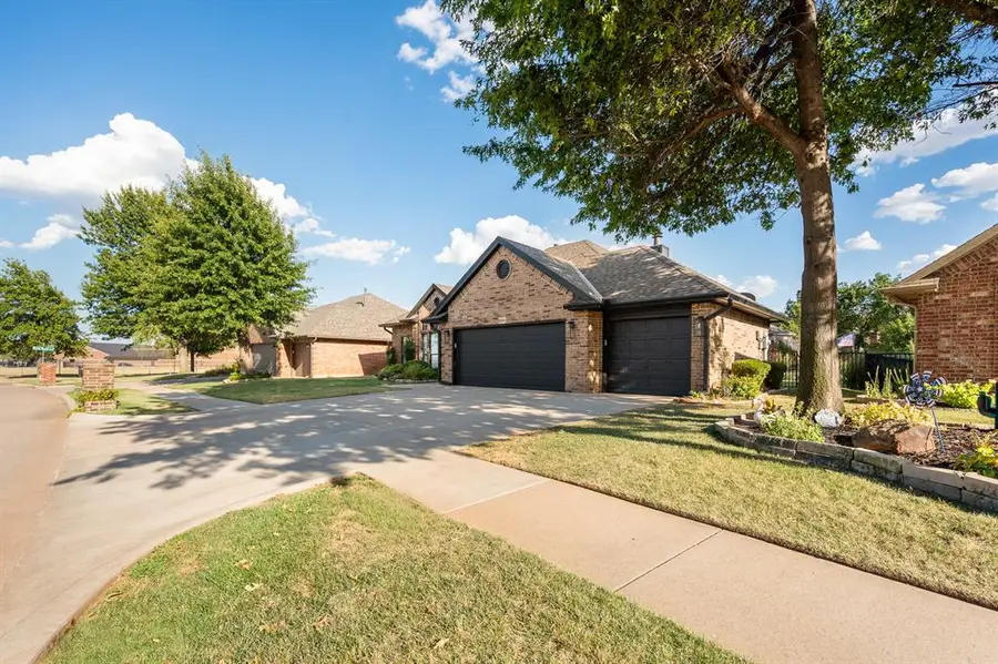 8204 NW 69th Street, Oklahoma City, OK 73132 - #3
