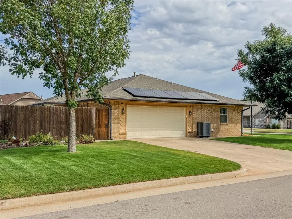 10001 Thompson Avenue, Yukon, OK 73099 - #1