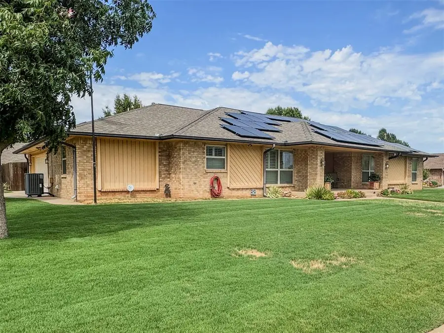 10001 Thompson Avenue, Yukon, OK 73099 - #3