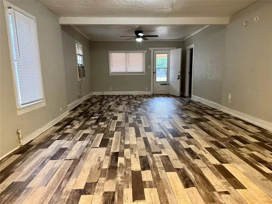 812 W Colorado Avenue, Chickasha, OK 73018 - #3