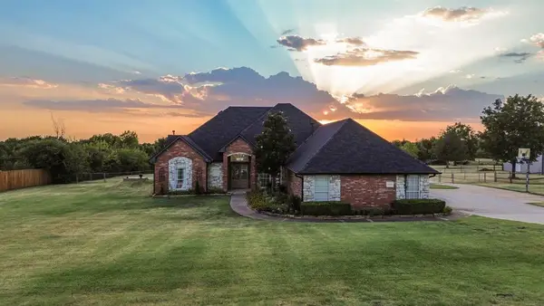 1329 S Southersby Drive, Mustang, OK 73064