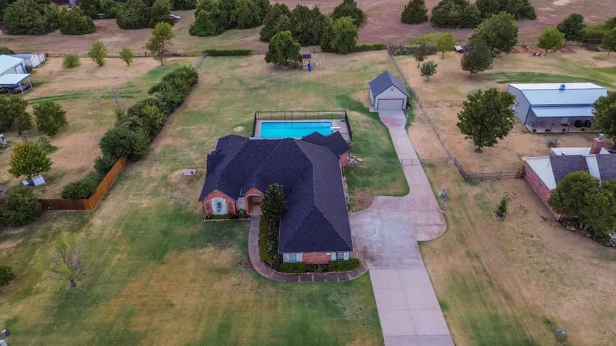 1329 S Southersby Drive, Mustang, OK 73064 - #2