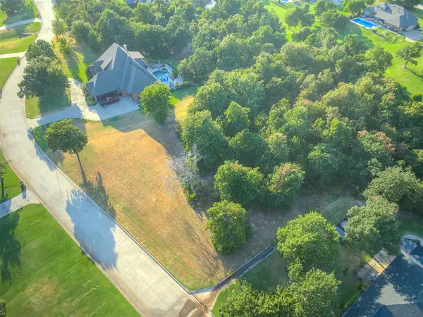 16601 Sandstone Circle, Choctaw, OK 73020