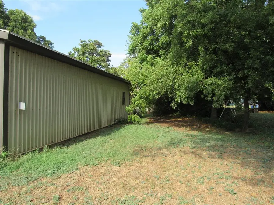 103 E Quapaw, Lindsay, OK 73052 - #3