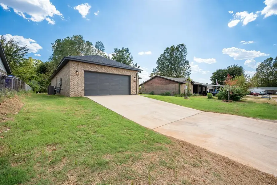 9606 NE 3rd Street, Midwest City, OK 73130 - #2